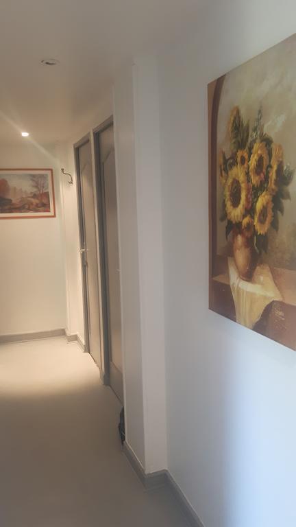 Residence V-Hugo Montfermeil Eksteriør billede
